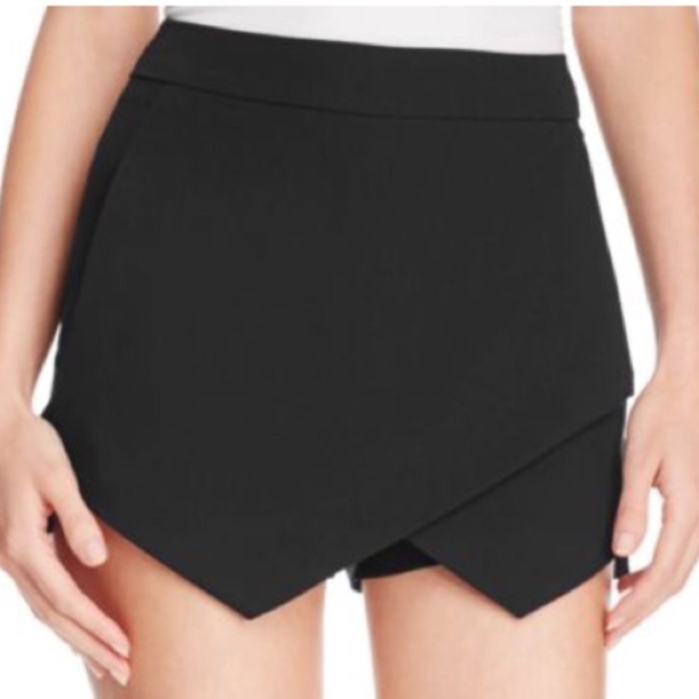 Asymmetrical Skort😍